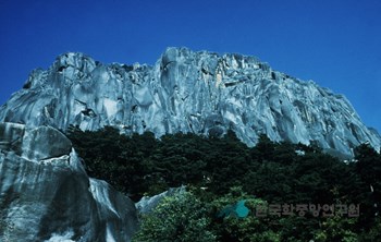 설악산 천연보호구역 울산바위