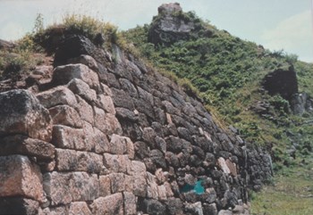 피현 백마산성 성벽