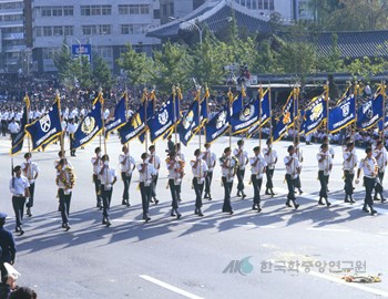 국군의 날 시가행진 / 학생군사교육단