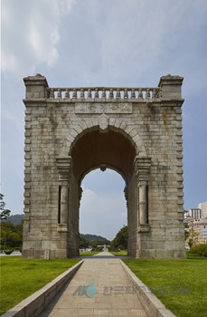 서울 독립문 정면
