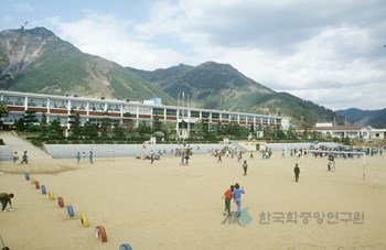 영산국민학교
