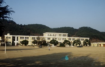 칠원국민학교