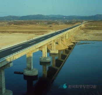 영동고속도로 / 남한강교