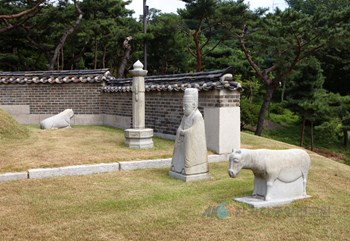 서울 숭인원 능상 우측 석물