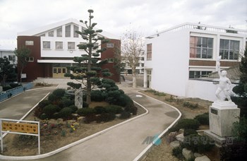 담양동국민학교
