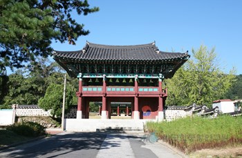 부여 홍산현 집홍루