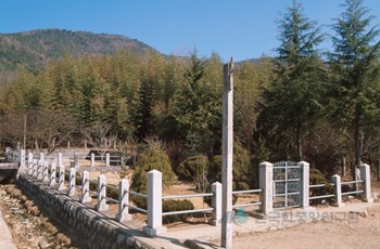 함안 고려동 유적지 중 유적비 일원