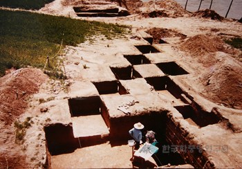 공주 석장리 유적 발굴 모습