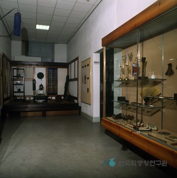 라이덴 민속학박물관 전시실 / 한국자료