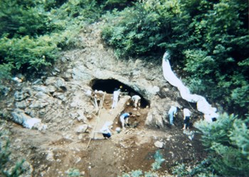 단양 구낭굴 유적 발굴모습