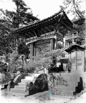 서울 창덕궁 후원 어수문