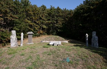 민진장 묘역