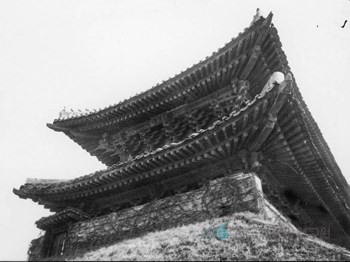 서울 숭례문 지붕 처마
