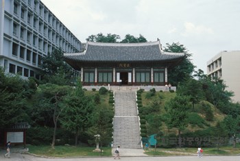 서울 경희궁 숭정전 전경