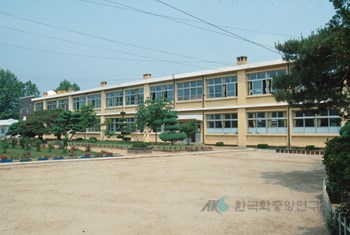 홍성국민학교