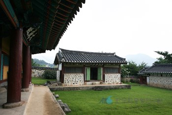 천안향교 동무