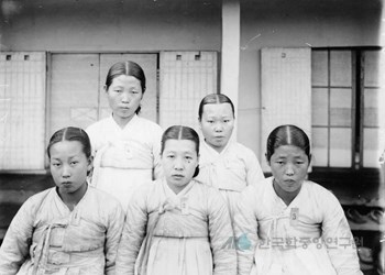 강원도 김화군 여인들의 모습