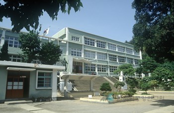 울릉국민학교