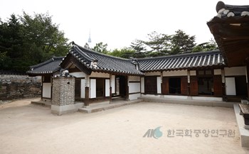 서울 삼청동 오위장 김춘영 가옥 안마당
