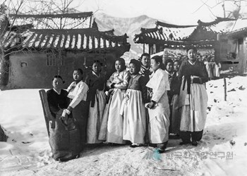 평안북도 강계군 여자들의 모습