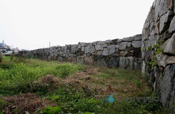 울주 언양읍성 성벽